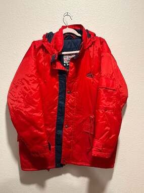 Vintage US Basic IVECO Trucking Sailing Gear Padded Hooded Jacket